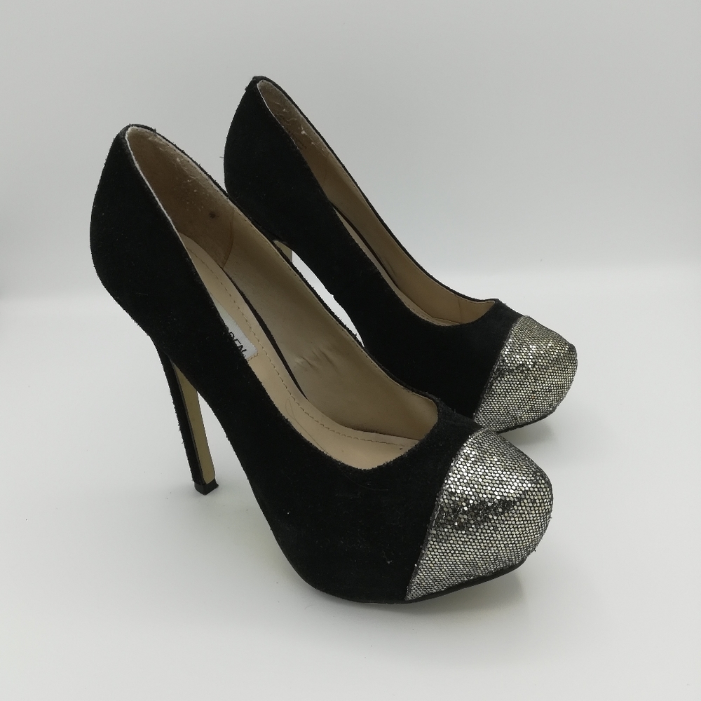Steve Madden P-Kavit Pump Black with Gold Toe